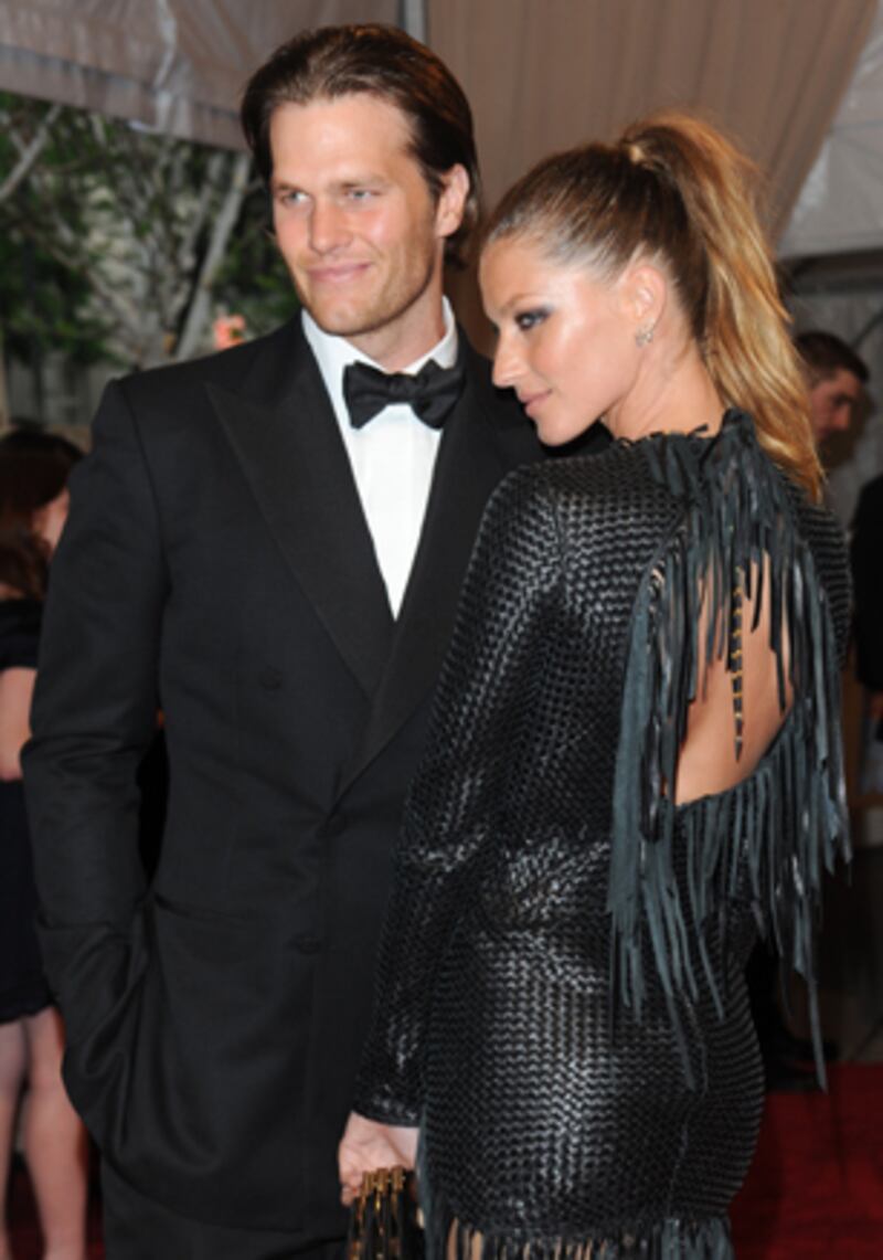 galleries/2011/02/02/nfl-wags/nfl-wags---brady-gisele_dcftxr