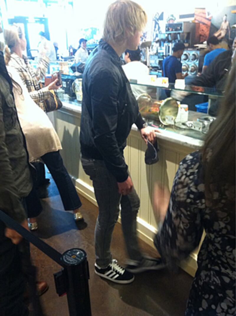 galleries/2011/05/12/celebrity-twitter-photos/twitpi513---salling_k0ccrv