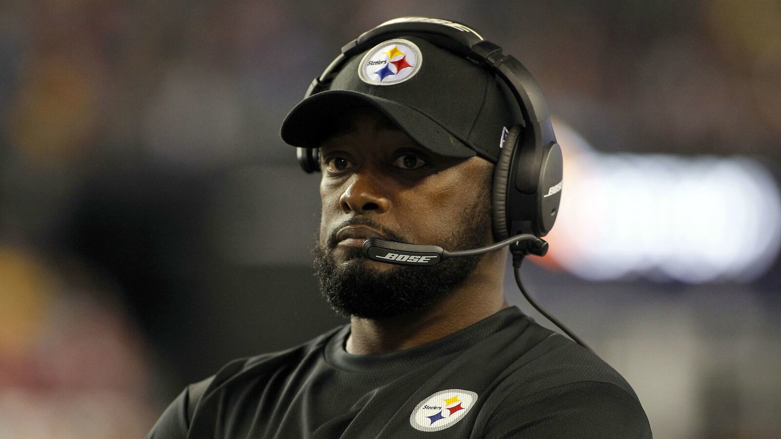cheats/2015/09/11/nfl-patriots-not-behind-headset-fail/150911-tomlin-headset-steelers-patriots-cheat_stbrsf