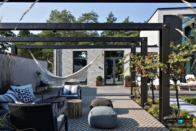 180210-mcnearney-omg-i-want-this-house-sweden-31_uo5qvf