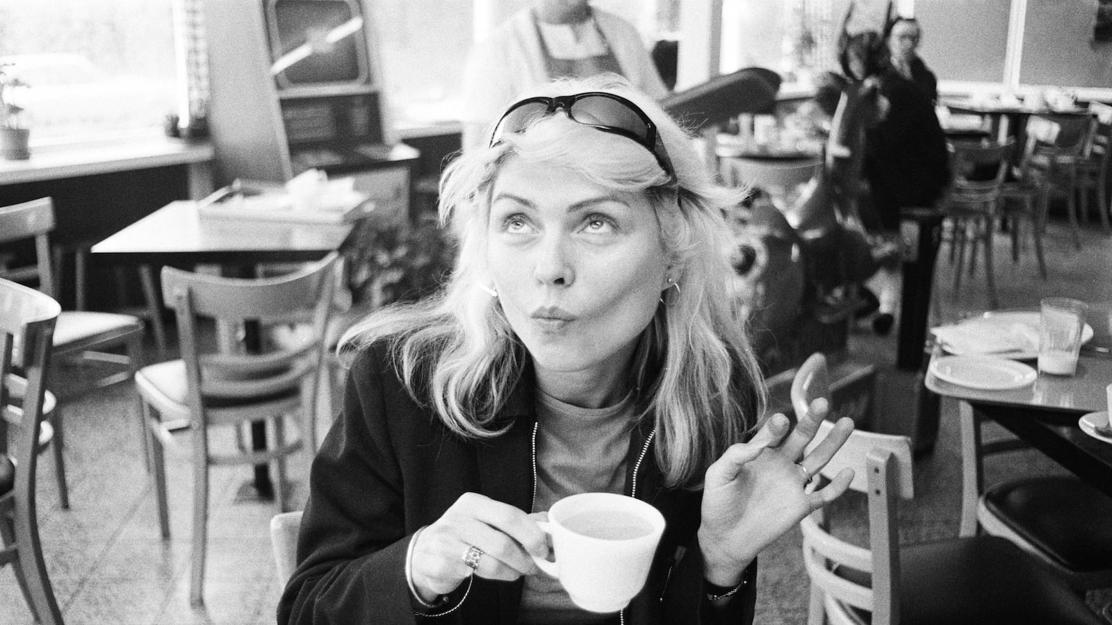 articles/2014/10/01/the-cult-of-blondie-debbie-harry-s-very-special-new-york-picture-show/140930-teeman-blondie-tease_v2f3kc