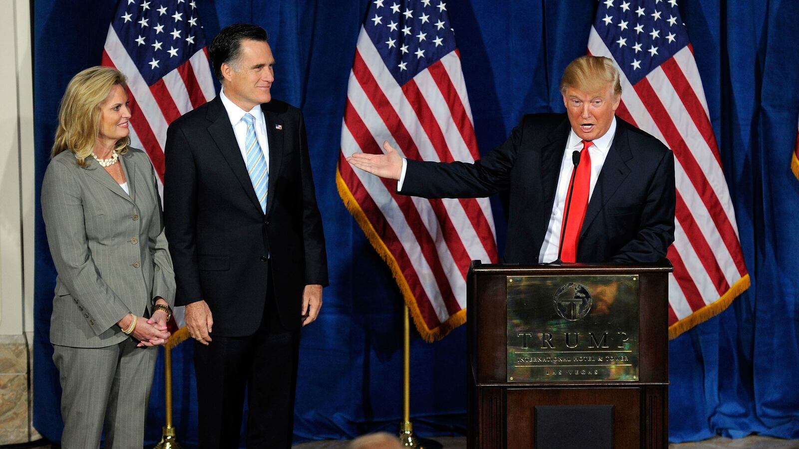 cheats/2012/05/25/donald-trump-is-still-a-birther/romney-trump_s1xdn8