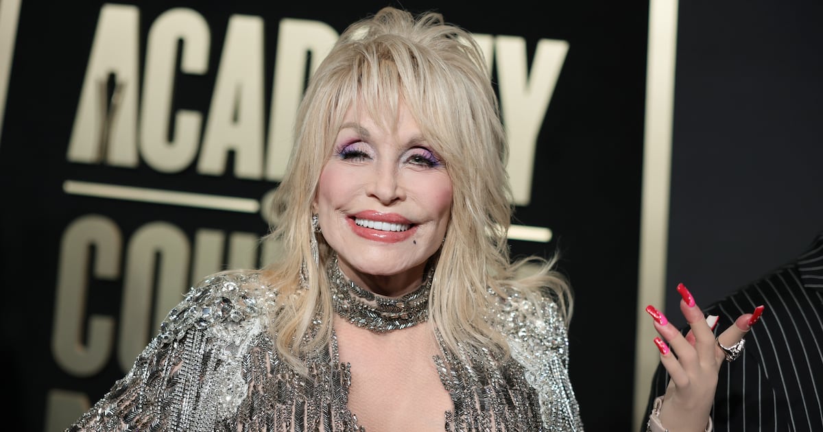 Dolly Parton's Iconic Hit Surges to No. 1 Day After Her Death