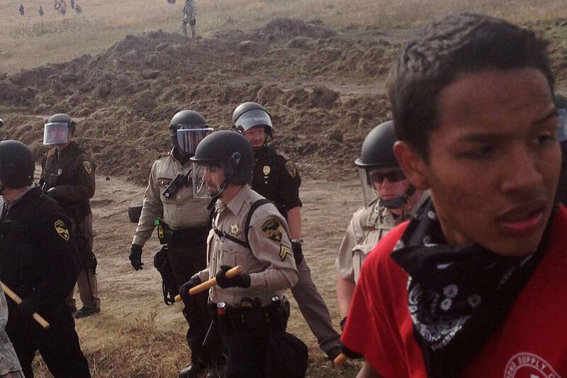 galleries/2016/11/01/scenes-from-america-s-growing-pipeline-protests-photos/161101-pipeline-protests-01_evb4li