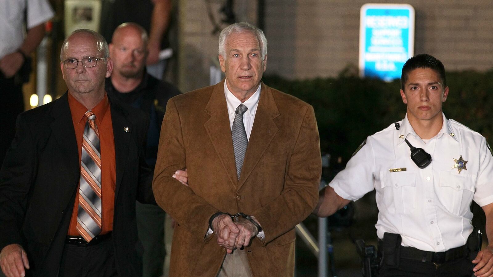 cheats/2012/07/01/paterno-family-condemns-leak/leaked-emails-cheat_pmju6k