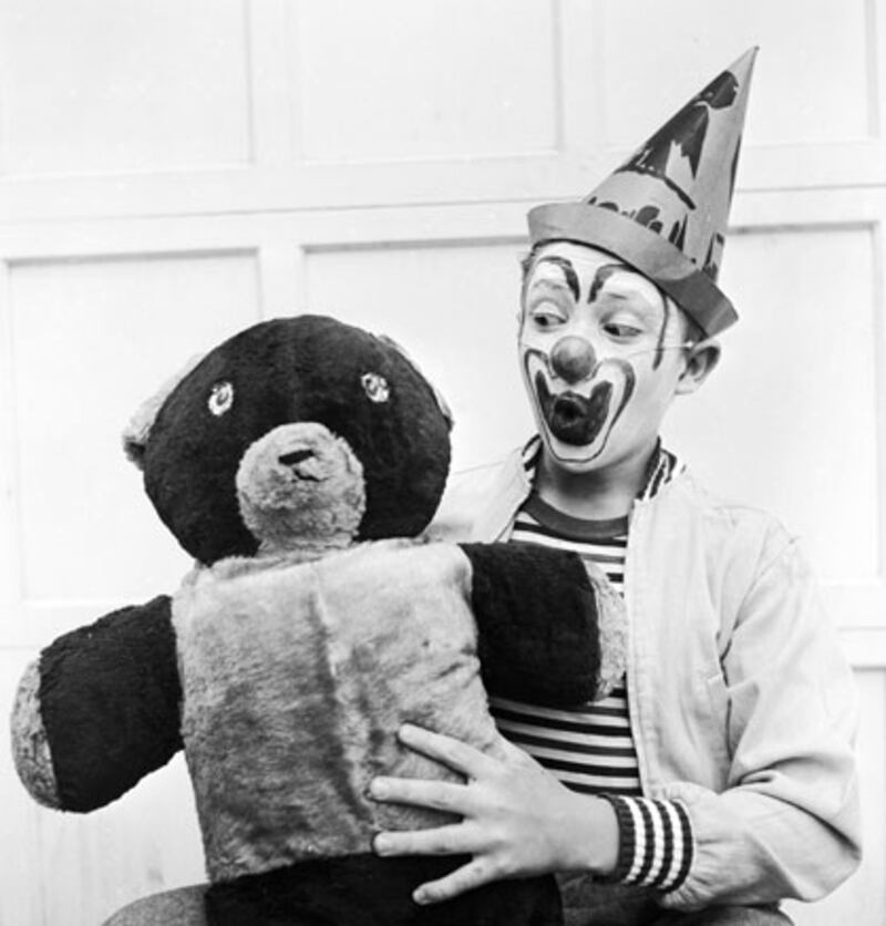 galleries/2010/05/28/celebs-first-jobs/celefirst-jobs---15_l79arq