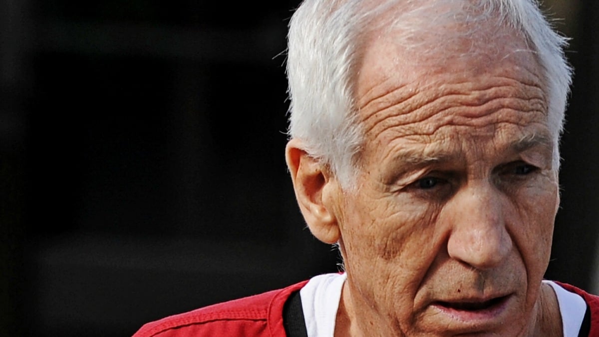 cheats/2013/03/25/sandusky-gives-interview-from-prison/sandusky-interviews-cheat_ndr1vc