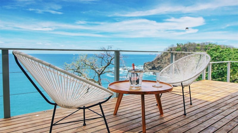 200214-mcnearney-omg-i-want-to-rent-this-house-10_gbtwty