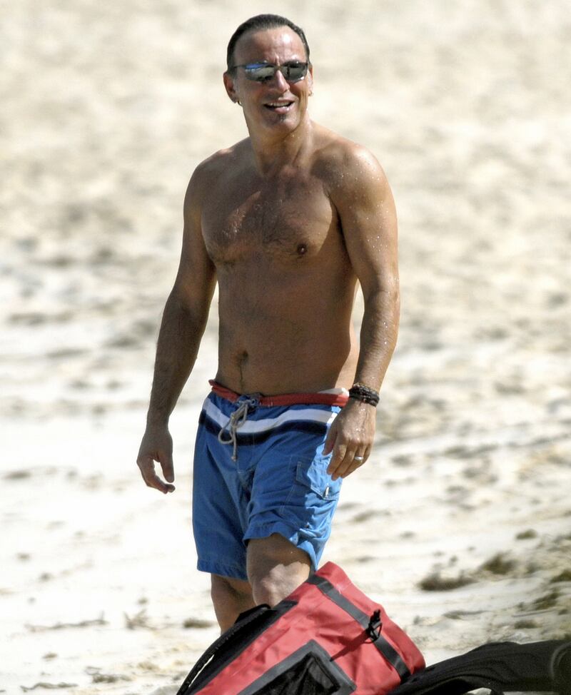galleries/2012/12/13/roger-daltrey-s-chest-more-hot-older-men-photos/bruce-springsteen-sexy-old-chests_us1cdt