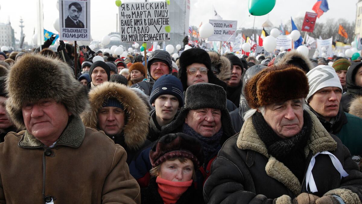 cheats/2012/02/04/thousands-protest-putin-in-russia/russia-thousands-protest-putin-despite-cold-weather-cheat_bqfppw