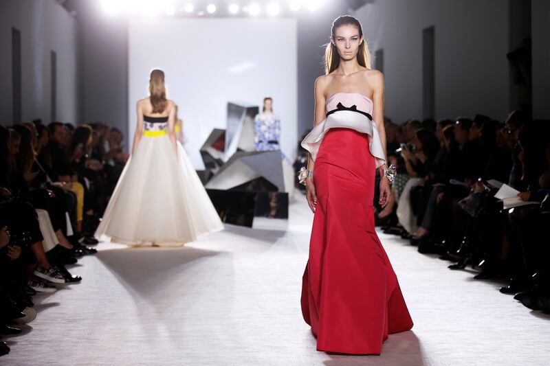 galleries/2014/01/22/from-chanel-to-atelier-versace-the-best-of-paris-couture/140122-best-of-couture-valli_ltqvoz