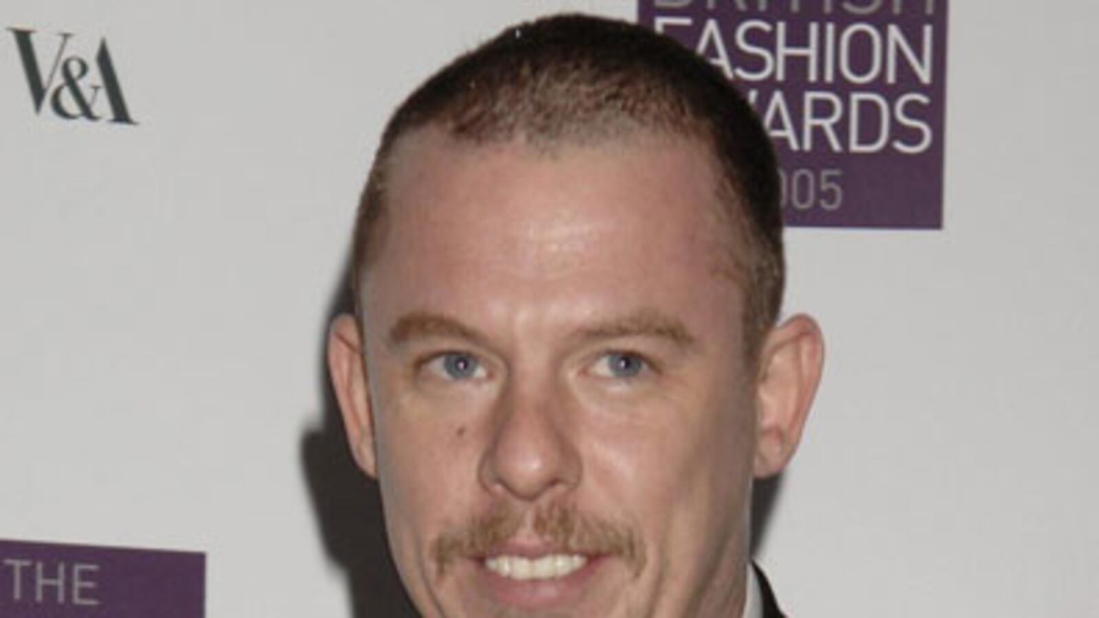 cheats/2010/03/09/alexander-mcqueens-final-collection/alexander-mcqueen-1_t5nkln