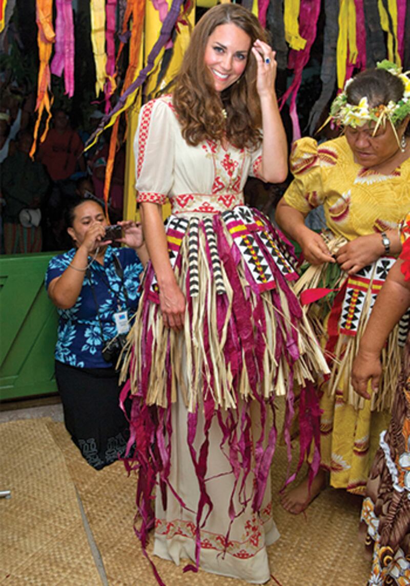 galleries/2010/12/10/kate-middleton-lookbook/middleton_grassskirt_ytodnh