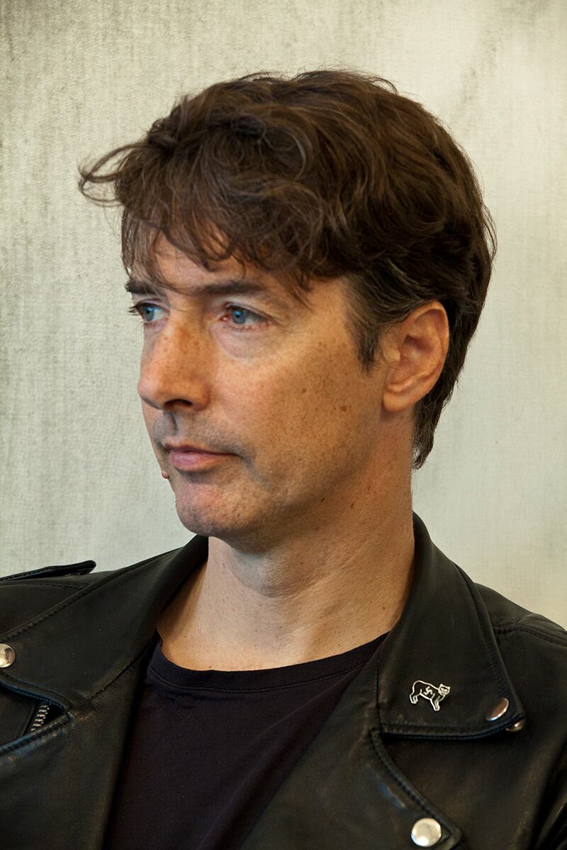 articles/2014/04/03/richard-phillips-brings-rock-n-roll-to-dallas/140402-binlot-richard-philips-embed2_dviqm1