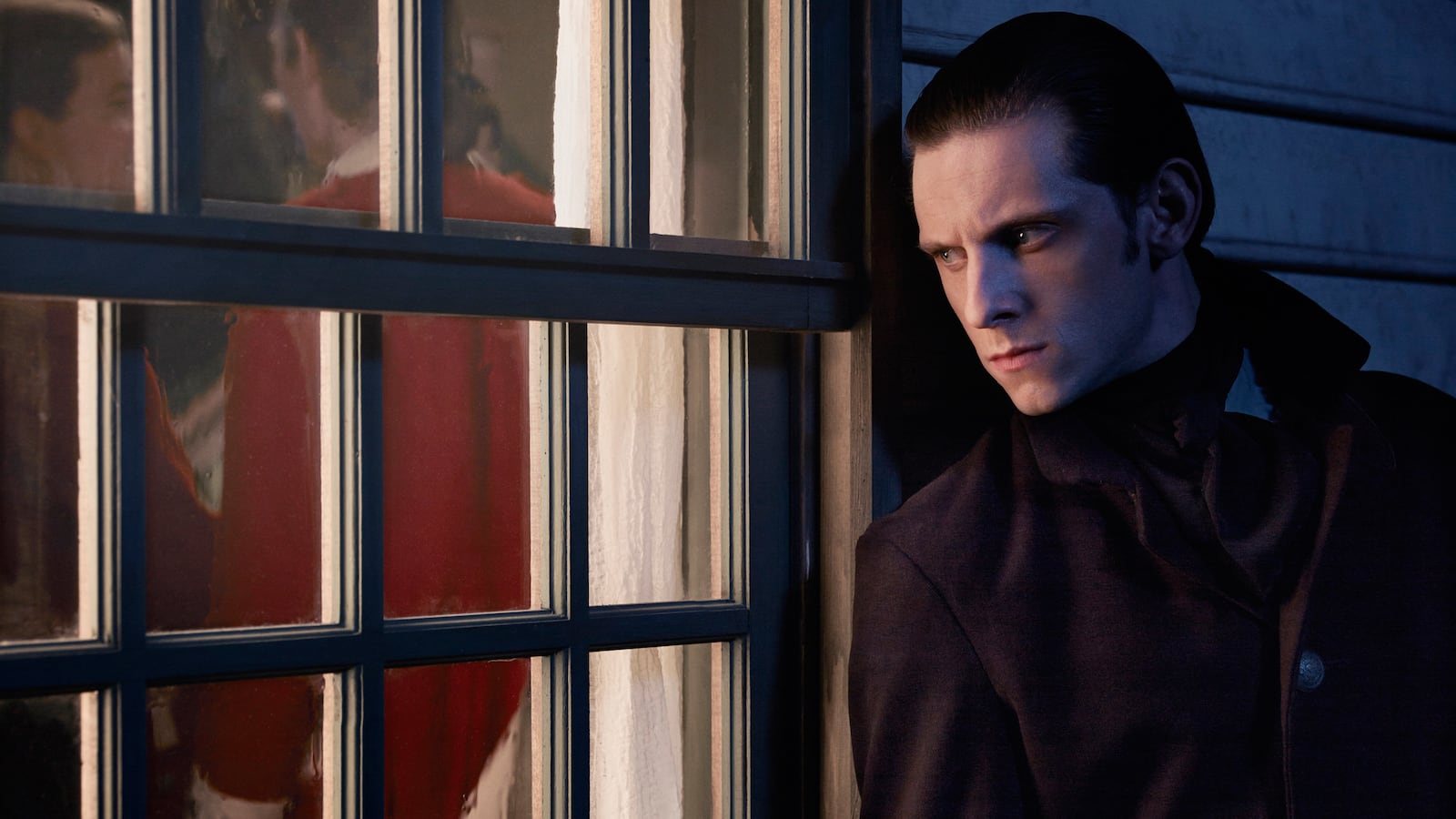 articles/2014/04/06/turn-amc-s-new-series-about-america-s-first-spy-ring-is-a-visually-arresting-historical-epic/140402-stern-turn-tease_e7wagw