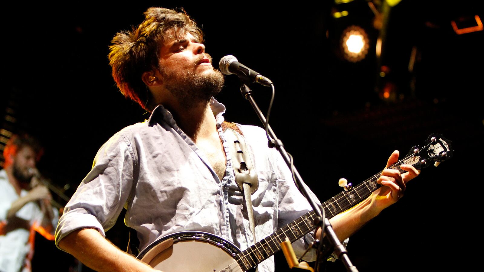 cheats/2013/09/22/mumford-sons-taking-a-break/130922-Mumford-goes-Mum-cheat_ssvpg6