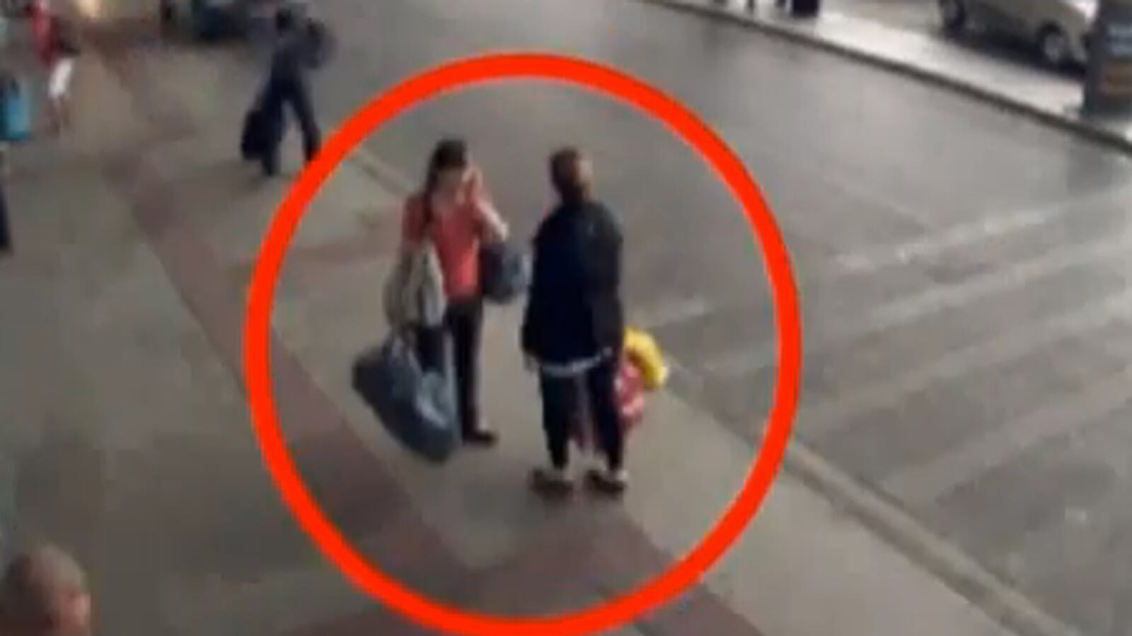 cheats/2013/11/07/woman-tries-to-sell-baby-at-airport/131107-baby-sold-at-airport_yunga5