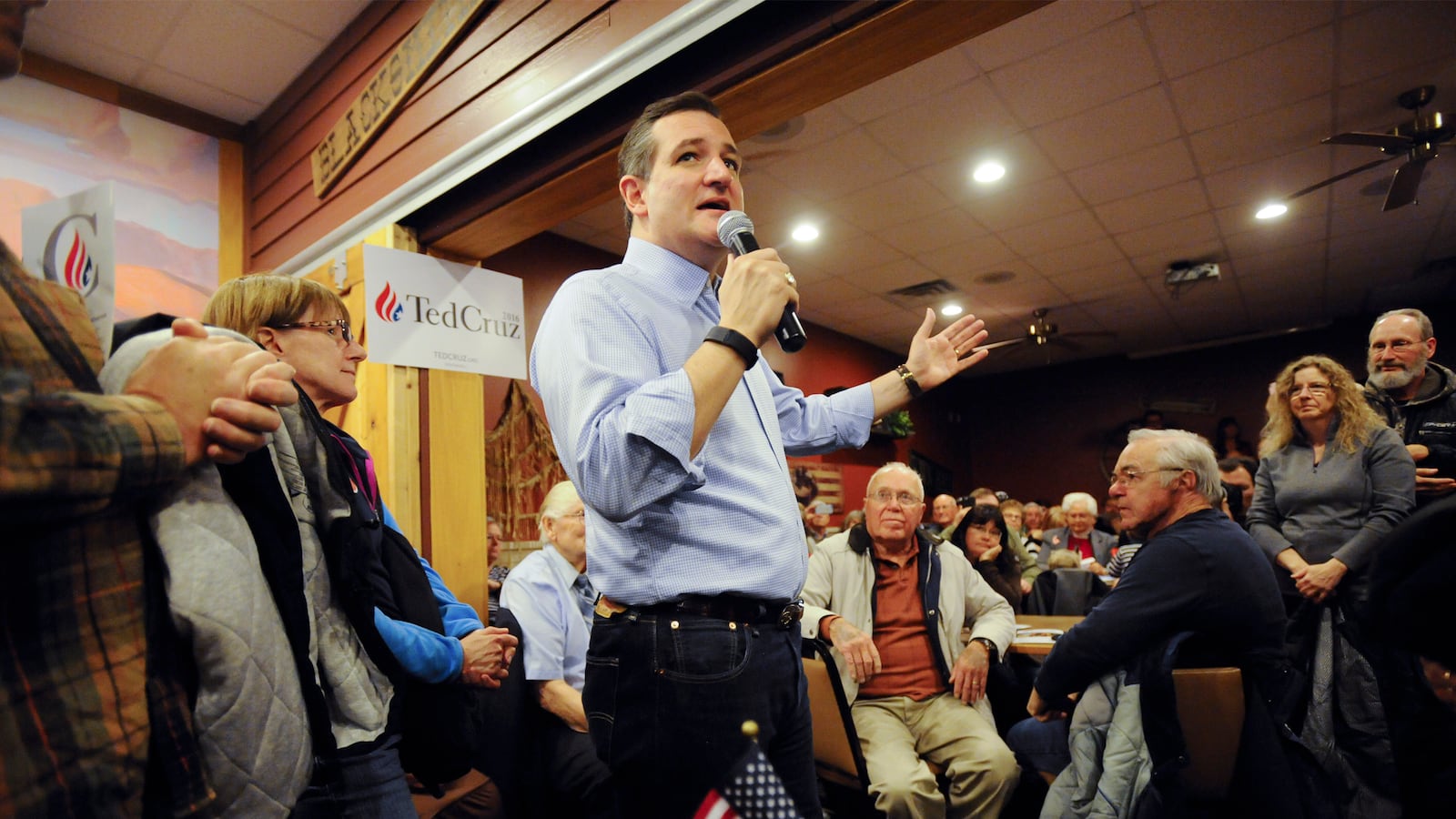 articles/2016/01/04/ted-cruz-s-laughable-libertarian-pose/160103-gillespie-cruz-libertarian-tease_orxllk