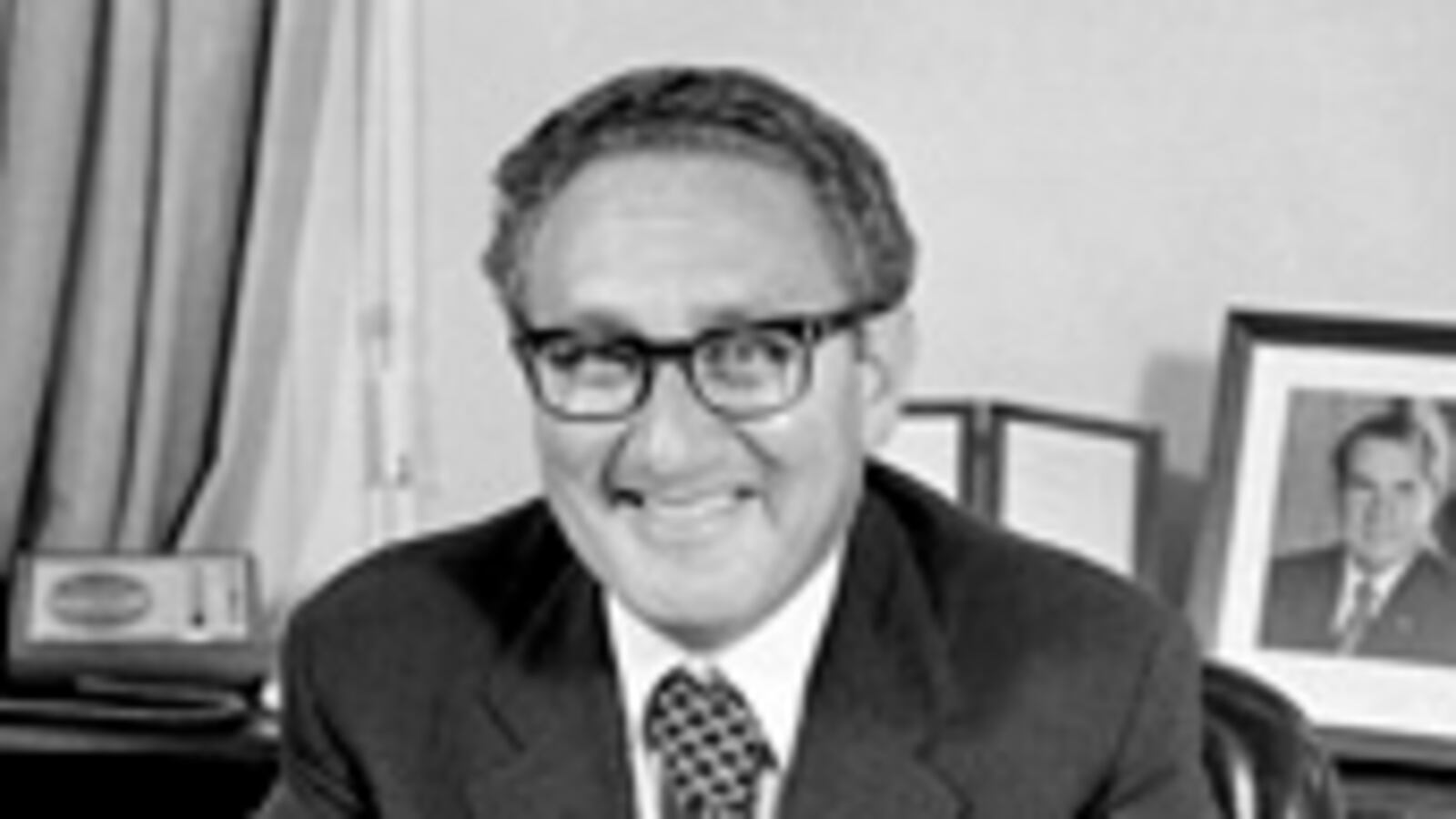 articles/2009/06/15/inside-kissingers-brain/roberts-kissinger_32010_apywdu