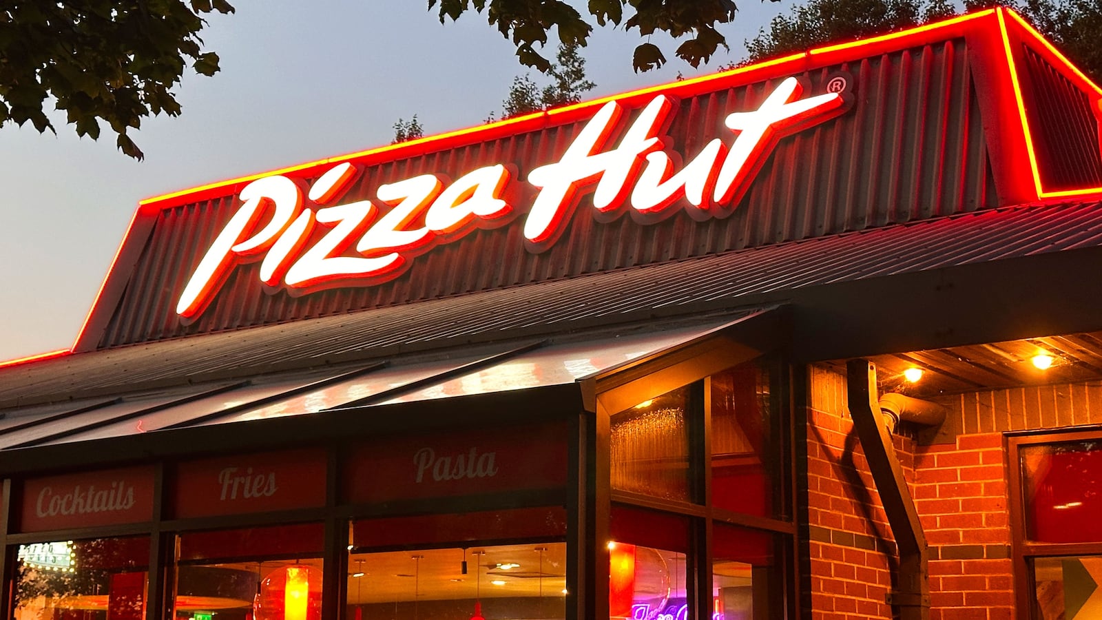 Nottingham, UNITED KINGDOM - JULY 23: A Pizza Hut store sign on July 23, 2026 in Nottingham, United Kingdom. (Photo by Peter Dazeley/Getty Images)