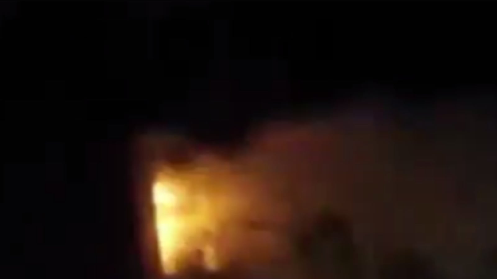 cheats/2015/11/20/video-suicide-bombing-during-paris-raid/151120-suicide-cheat_yne30n