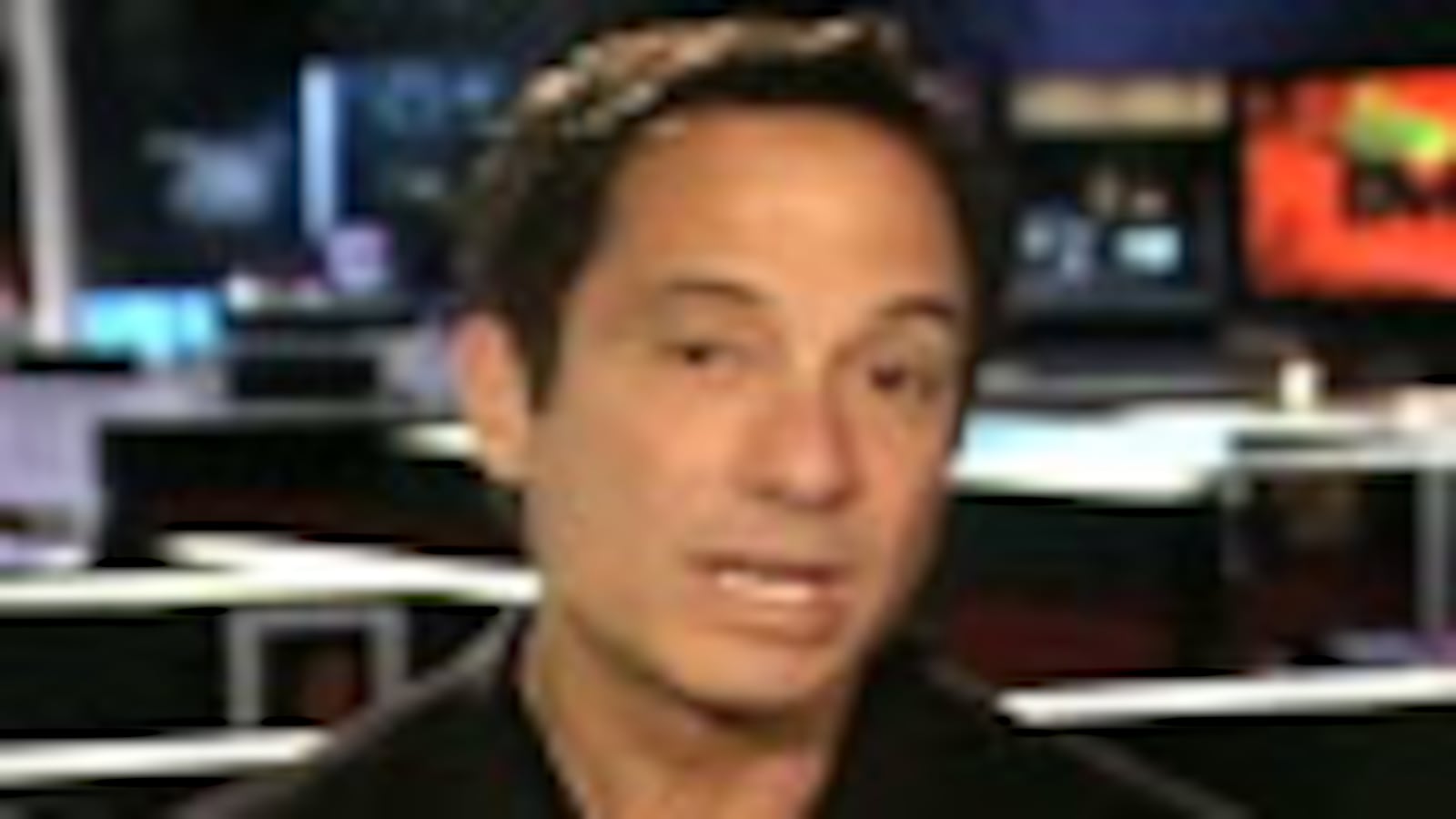 videos/2009/03/23/tmz-the-new-cnn/cnn-levin-tmz-dc_19044_zkzl7i