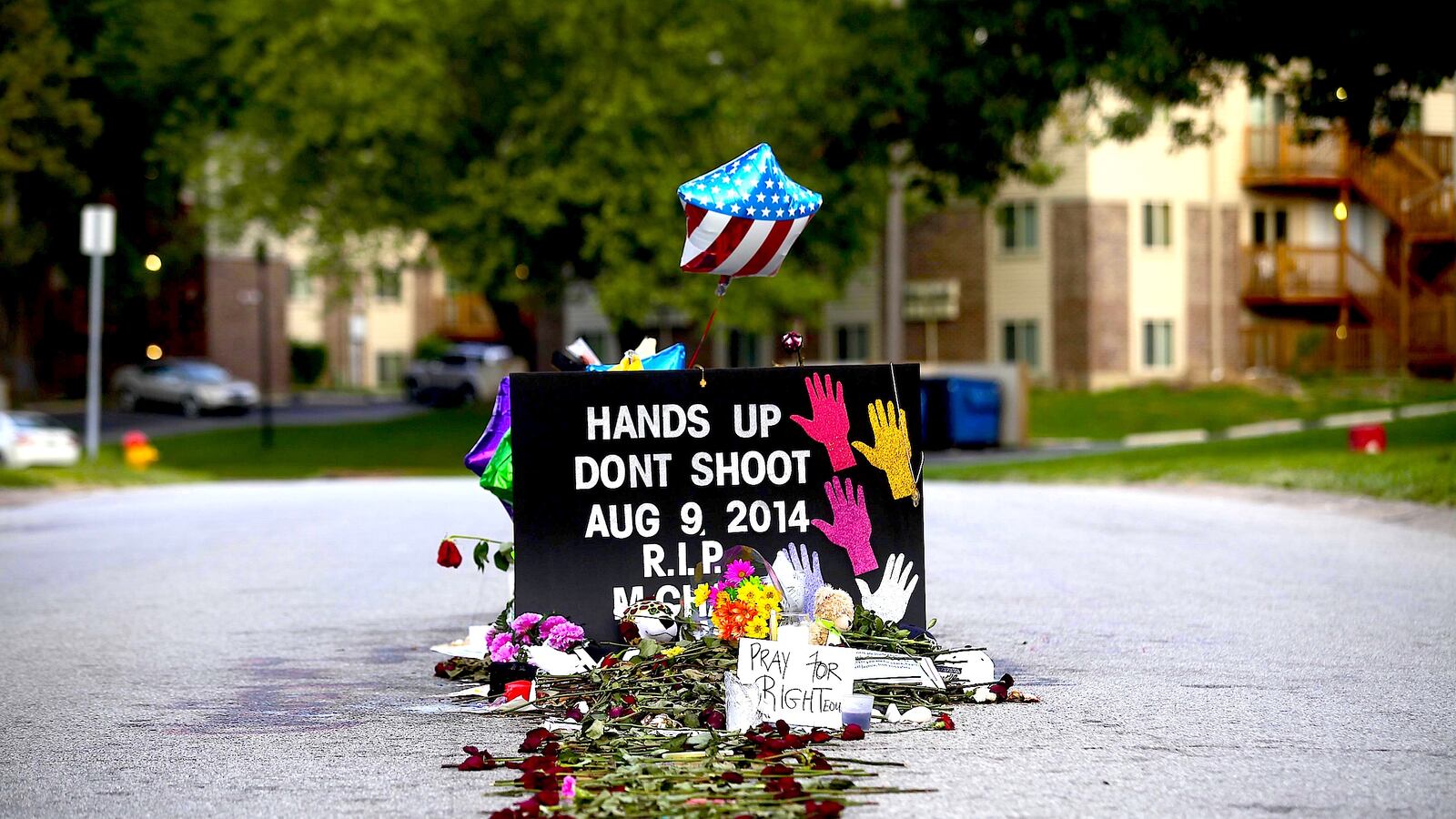 cheats/2015/05/21/michael-brown-memorial-cleared-out/150521-michael-brown-memorial-cheat_oman62