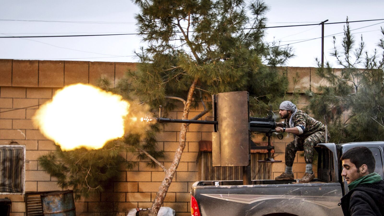 articles/2015/06/01/it-s-time-to-send-in-the-troops-to-kick-isis-s-ass/150531-obeidallah-isis-troops-tease_qfr225