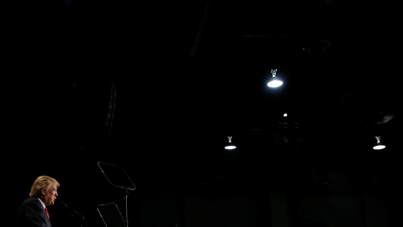 cheats/2016/10/08/gop-members-withdraw-support-for-trump/161008-trump-pulled-endorsements-cheat_zxpfqv