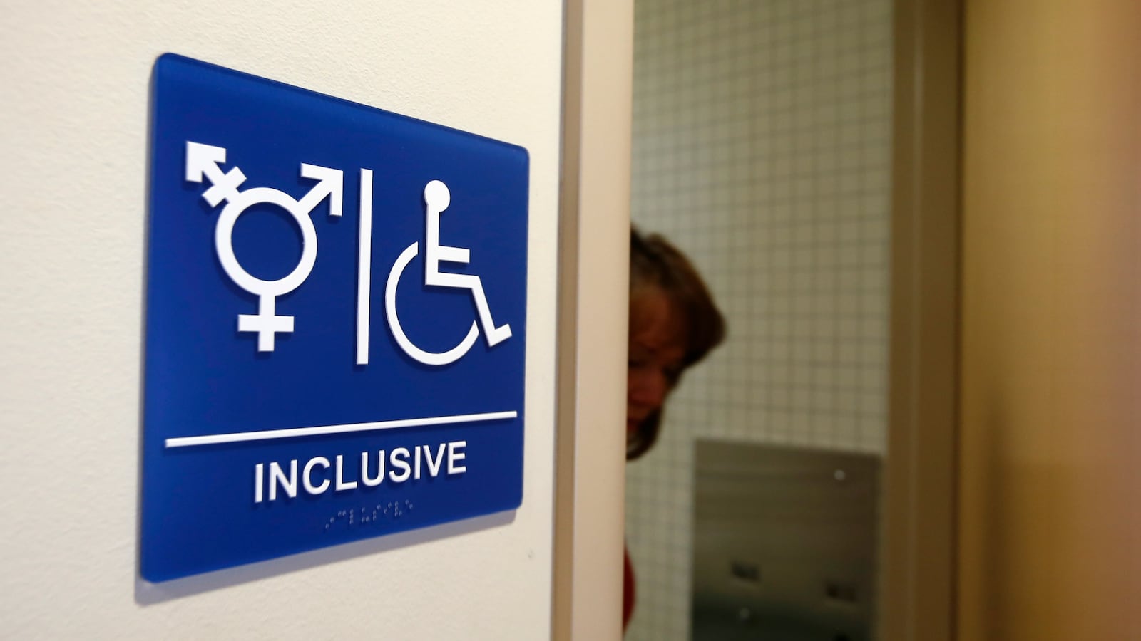 cheats/2016/03/01/south-dakota-governor-vetoes-anti-trans-bathroom-bill/160301-transgender-bathroom-cheat_izyugn