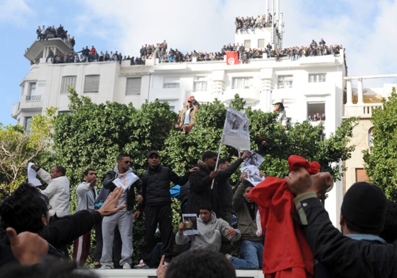 galleries/2011/01/15/tunisia-riots/tunisia-riots-11_igcb8e