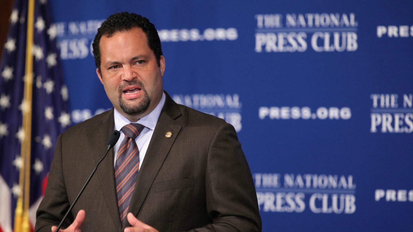 cheats/2013/09/08/naacp-president-to-step-down/jealous-steps-down-cheat_ndems8