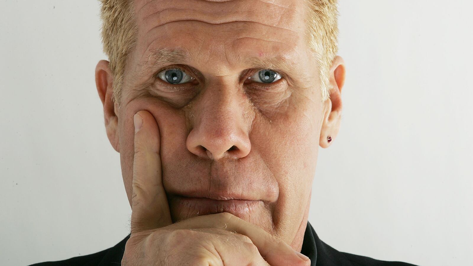 articles/2014/10/28/ron-perlman-from-fat-boy-to-hellboy/141021-oconnor-pearlman-tease_wvdnxs