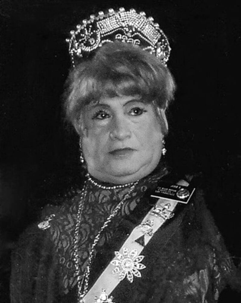 galleries/2009/10/04/cross-dressing-politicians/political-crossdressers---jose-sarria_vj5zeu