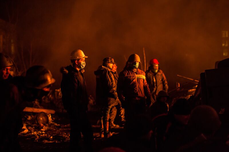 galleries/2014/02/18/an-all-out-battle-erupts-in-ukraine-photos/140220-ukraine-gallery-update-8_ulu6mo