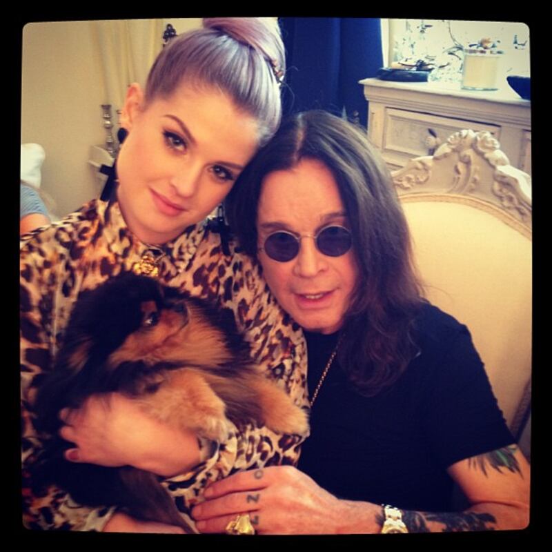 galleries/2012/10/06/diane-sawyer-ashlee-simpson-more-celebrity-twitter-pictures-photos/kelly-osbourne_gnlpex