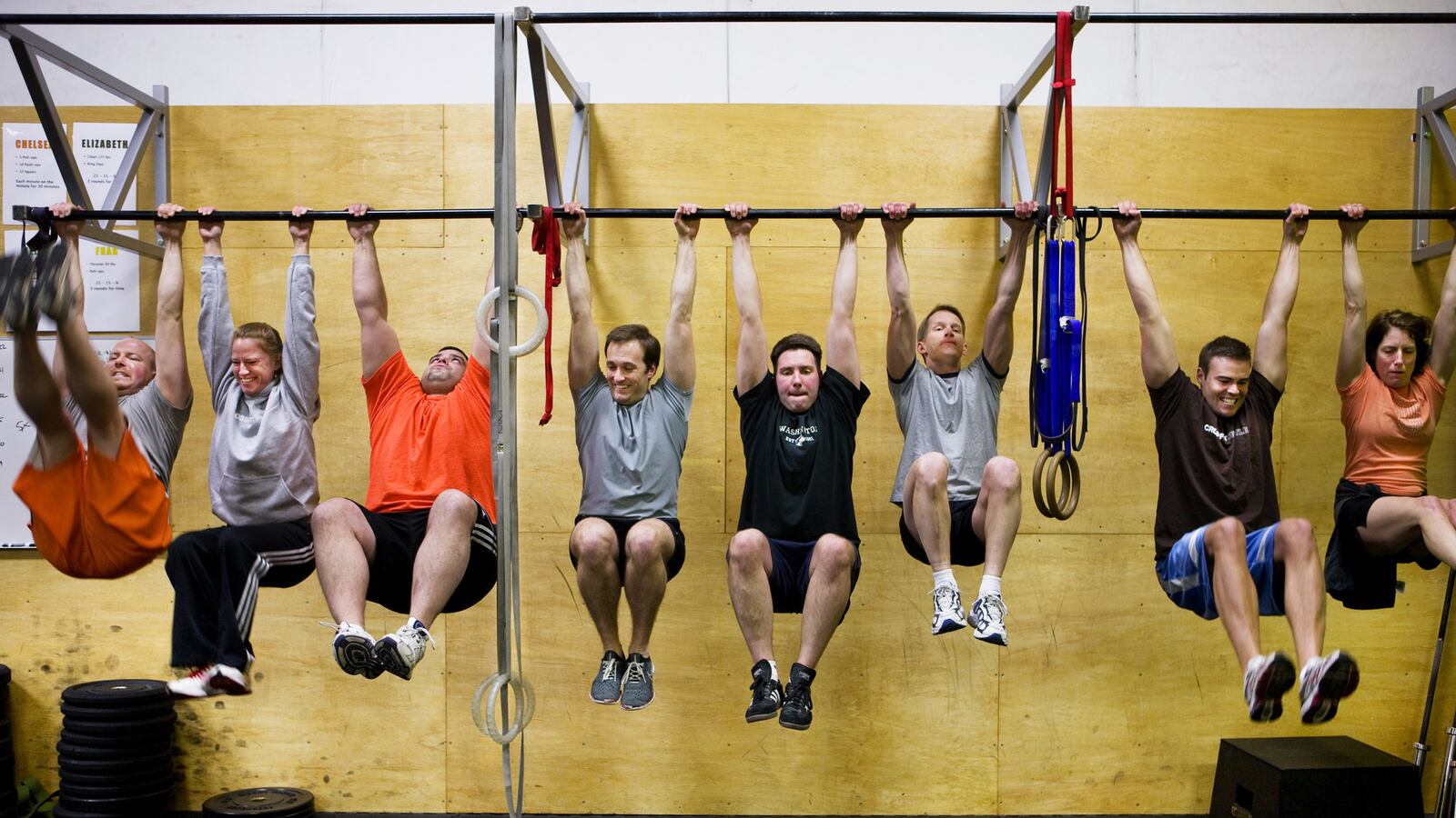 articles/2013/10/11/cool-it-on-the-crossfit-what-s-rhabdomyolysis/131011-crossfit-box-tease_o4sda1