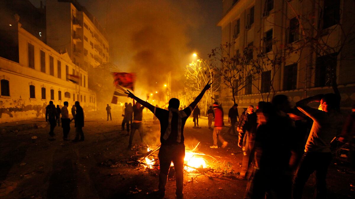 articles/2012/02/03/why-we-riot-how-fans-turned-an-egypt-soccer-match-into-a-bloodbath/psychology-of-riots-wise_lifx5n