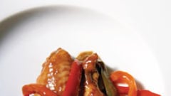 articles/2009/12/08/how-to-cook-ghetto-gourmet/coolio-cooks---finger-lickin-chicken_a9qoec