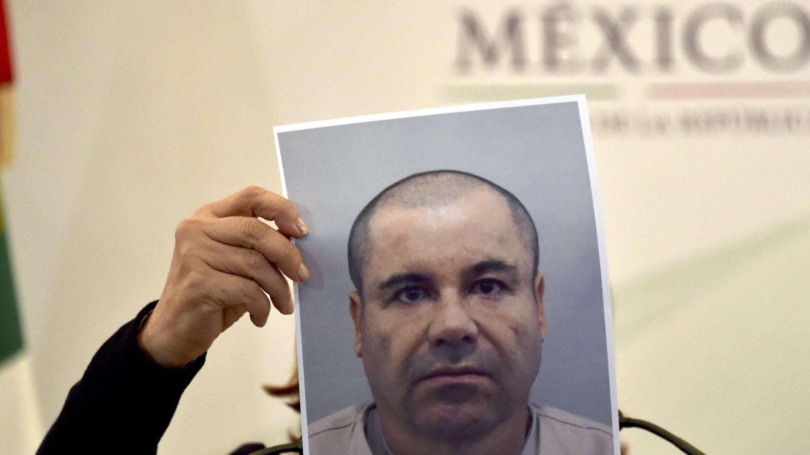 articles/2015/10/20/inside-mexico-s-failed-el-chapo-raid/151019-McGahan-el-chapo-tease_br76a4