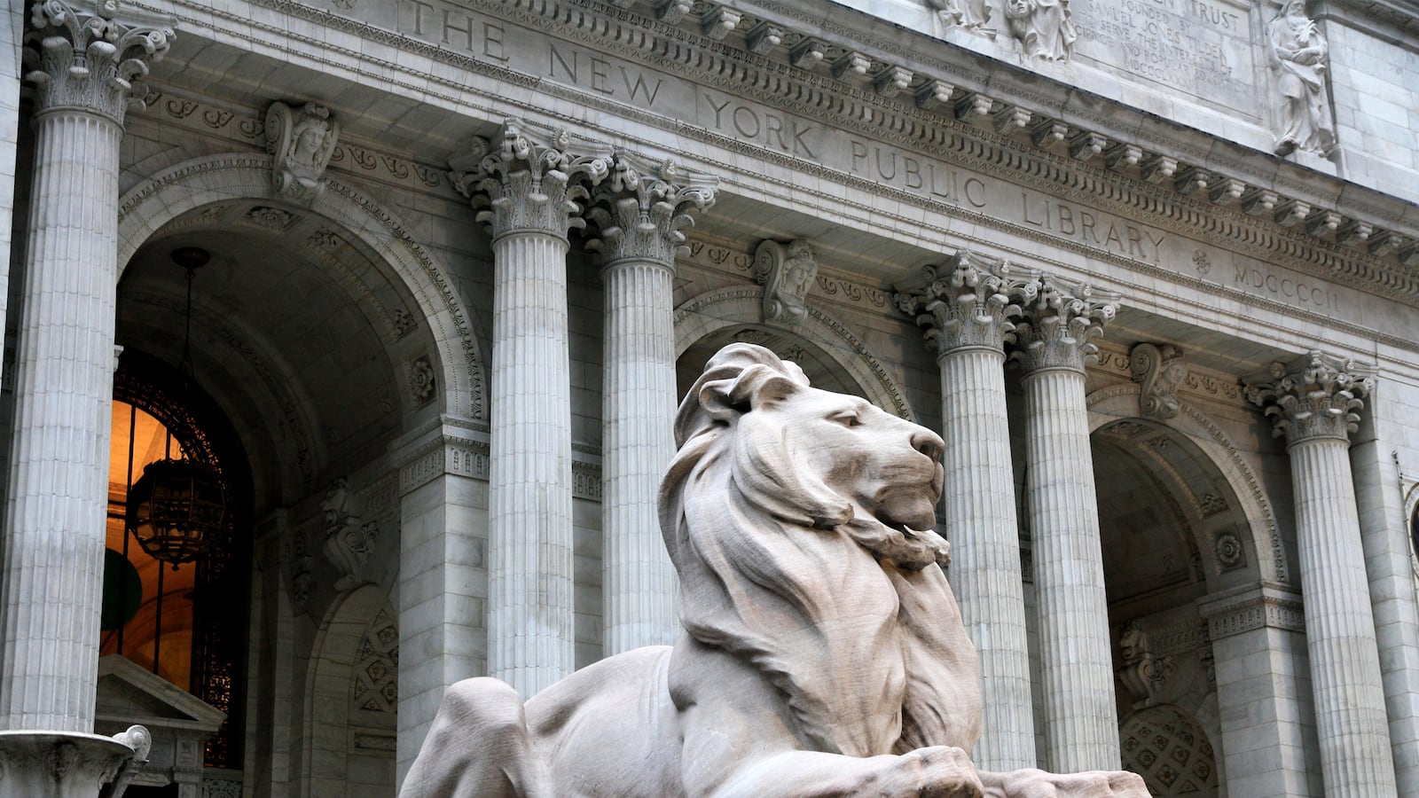 articles/2015/07/03/how-to-almost-ruin-a-great-library/150627-eide-ny-library-tease_koovgx