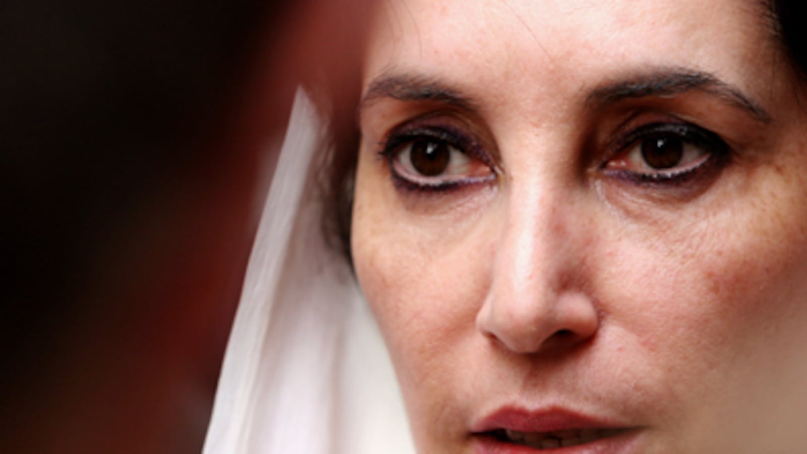 cheats/2008/12/28/remebering-bhutto/benazir-bhutto_anjwym