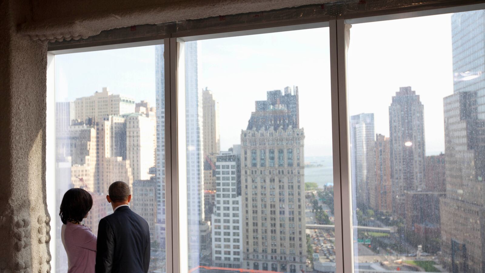 cheats/2012/06/15/obama-visits-world-trade-center/obama-world-trade-center-visit-cheat_umcqda