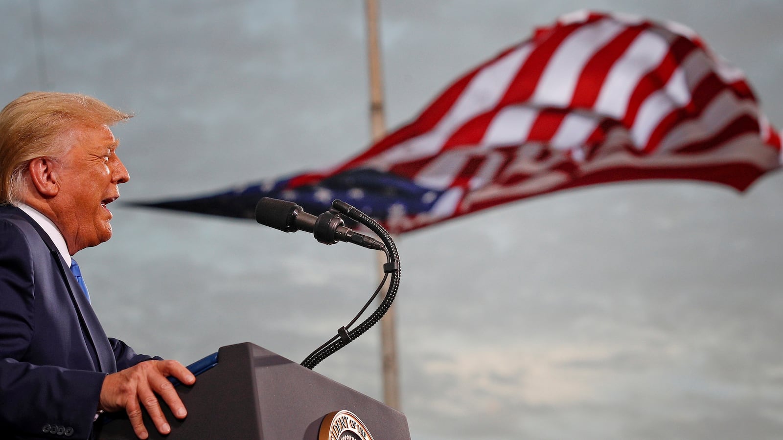 2020-12-09T114808Z_2138101564_RC2NJK9D054V_RTRMADP_3_GLOBAL-POY-2020_cfn4iv