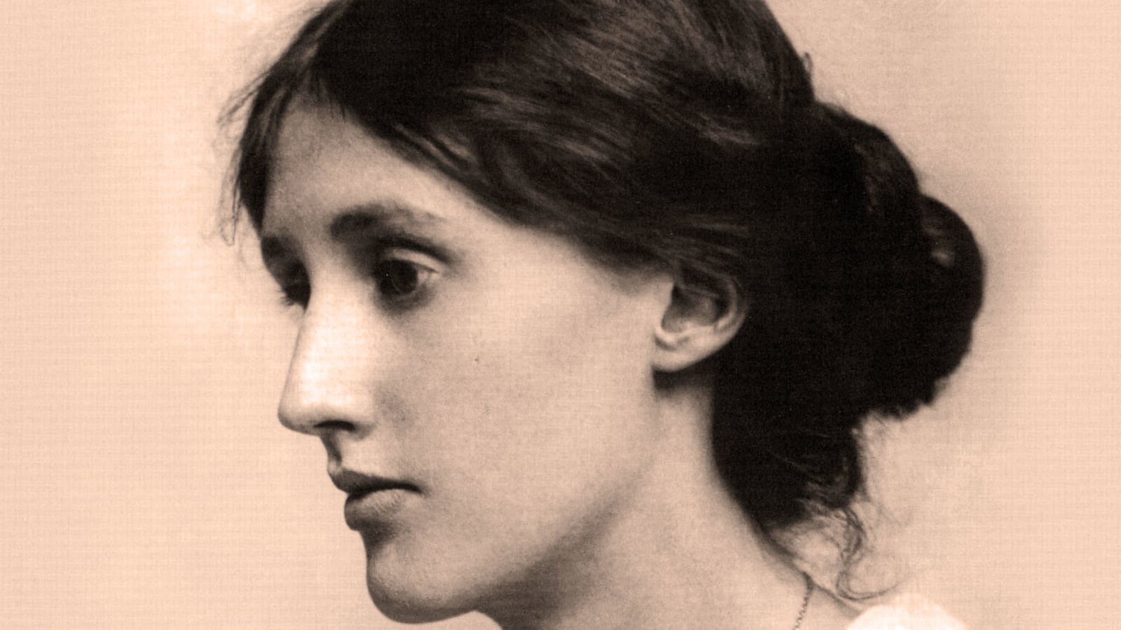 articles/2014/11/19/these-female-contemporaries-weren-t-afraid-of-virginia-woolf/141119-treger-woolf-tease_qcyibl