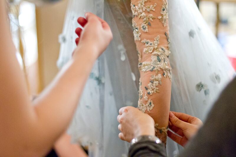 galleries/2012/02/15/new-york-fashion-week-fall-2012-backstage-at-marchesa-photos/marchesa-nyfw-tachman-220_qi7fe9