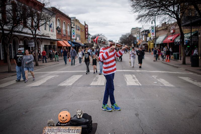 galleries/2015/03/18/you-wish-you-were-here-a-sxsw-gallery/150319-sxsw-06_zpxwxn