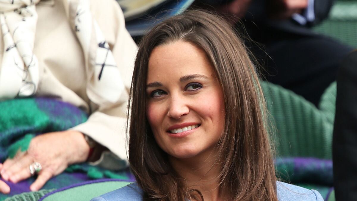 articles/2013/08/02/pippa-middleton-looks-hot-in-cricket-gear-for-new-vanity-fair-column/130715-sykes-pippa-suit-box_jqsczs