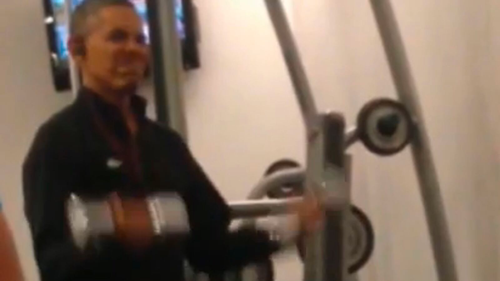 articles/2014/06/04/the-newest-workout-craze-obamacise/140604-video-obamacise_ntswis