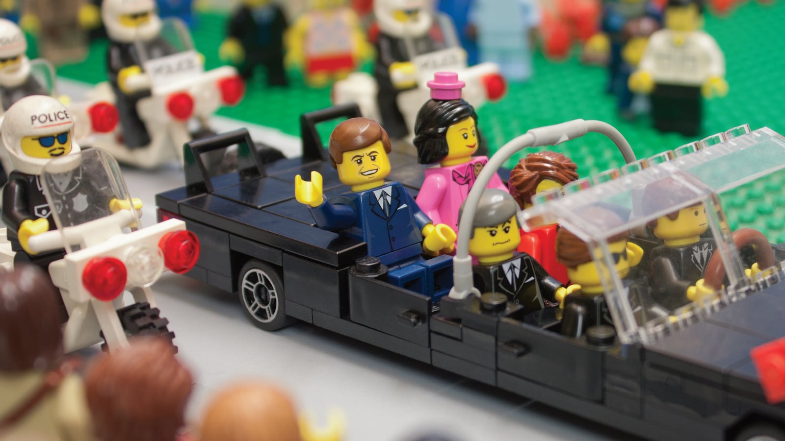 galleries/2014/02/15/presidential-assassins-in-lego-from-lincoln-and-jfk-to-obama-photos/lego-assassination-4_se06me